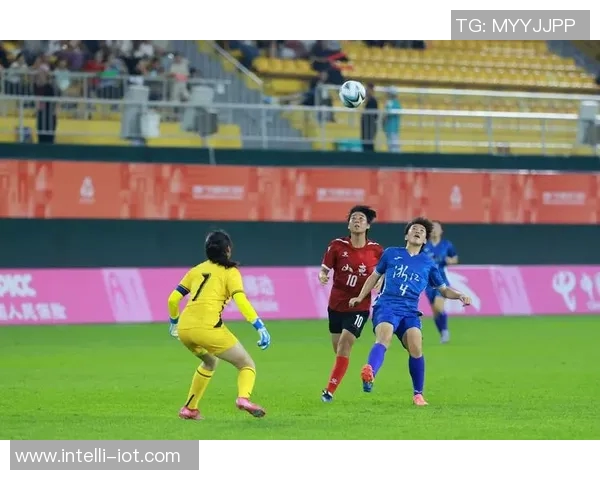 亨克与塞尔塔精彩对决集锦回顾展现足球魅力与激情瞬间