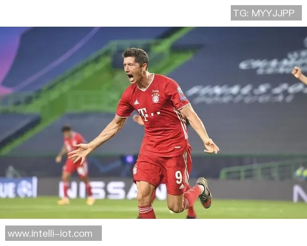 莱万状态火热欧冠赛场独领风骚10场打入12球金靴在望 莱万状态火热欧冠赛场独领风骚10场打入12球金靴在望