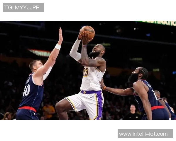 詹姆斯带队逆转勇士豪取40分10篮板7助攻湖人锁定季后赛席位 詹姆斯带队逆转勇士豪取40分10篮板7助攻湖人锁定季后赛席位