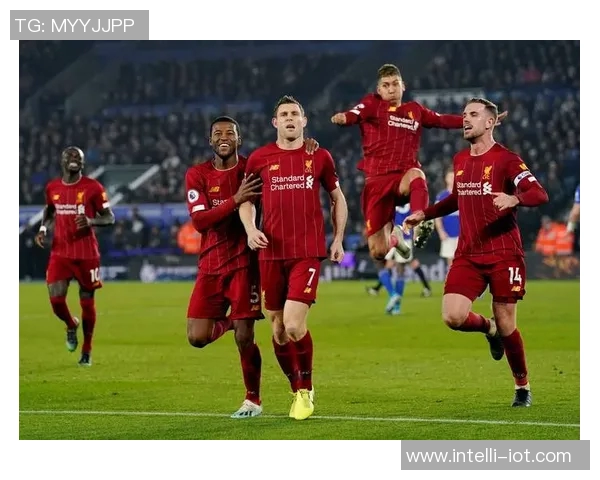 阿森纳迎战唐卡斯期待精彩对决球迷热情高涨助威球队奋勇争胜 阿森纳迎战唐卡斯期待精彩对决球迷热情高涨助威球队奋勇争胜