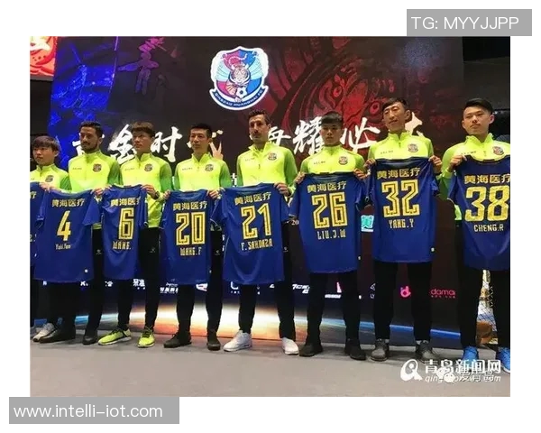 大连超越与青岛黄海激战正酣谁能在赛场上笑到最后