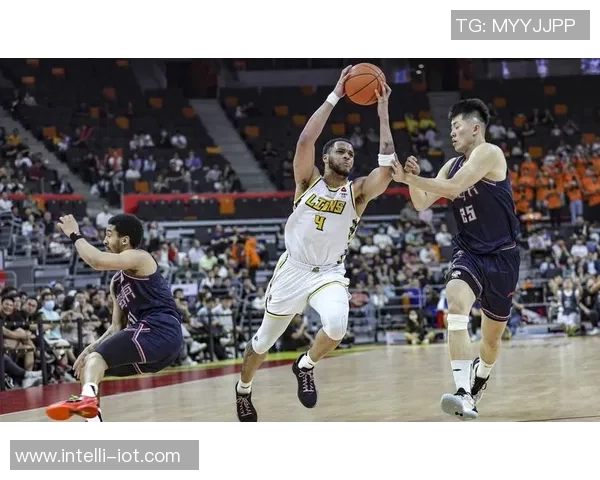 广东对阵广厦精彩文字直播全程回顾与赛况分析 广东对阵广厦精彩文字直播全程回顾与赛况分析