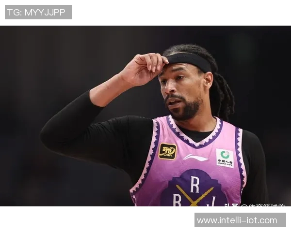 北控与八一激战正酣CBA联赛精彩对决引发球迷热议