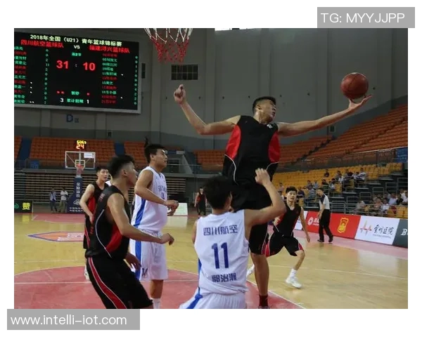 四川蓝鲸迎战福建球队期待精彩对决展现篮球魅力与团队精神