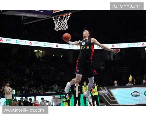 张镇麟的篮球之路:从青涩少年到CBA明星的成长历程与奋斗故事 张镇麟的篮球之路:从青涩少年到CBA明星的成长历程与奋斗故事