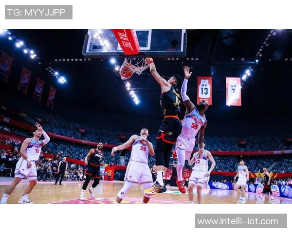 骑士与尼克斯激战正酣比分胶着引发球迷热议